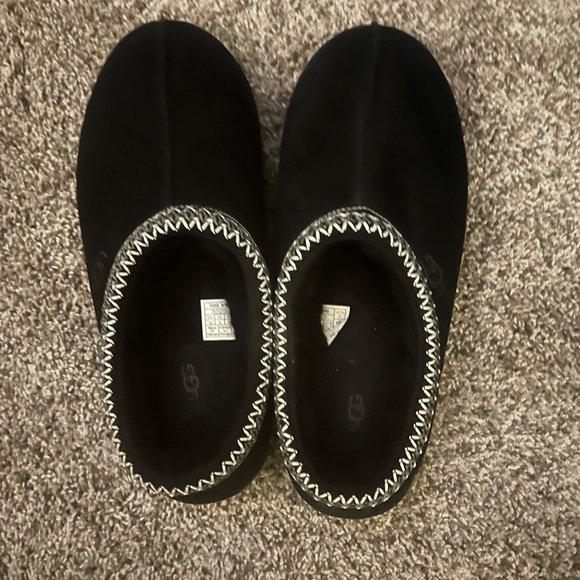 UGG Shoes - UGG Black Slip-On Shoes with Zigzag Trim